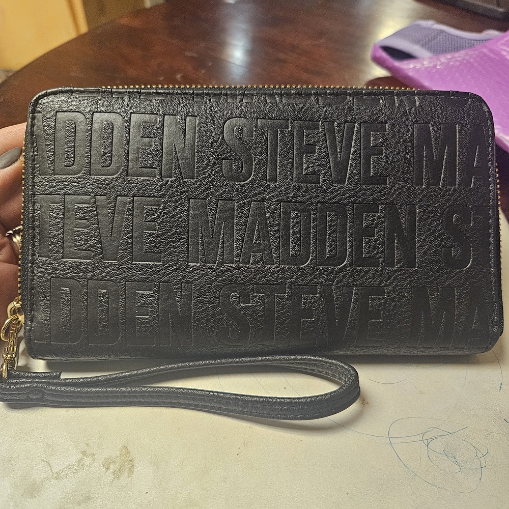 Steve Madden Black Wristlet Wallet - Picture 2 of 4